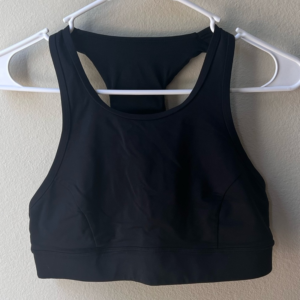 Lululemon Pace Perfect Bra with phone pocket